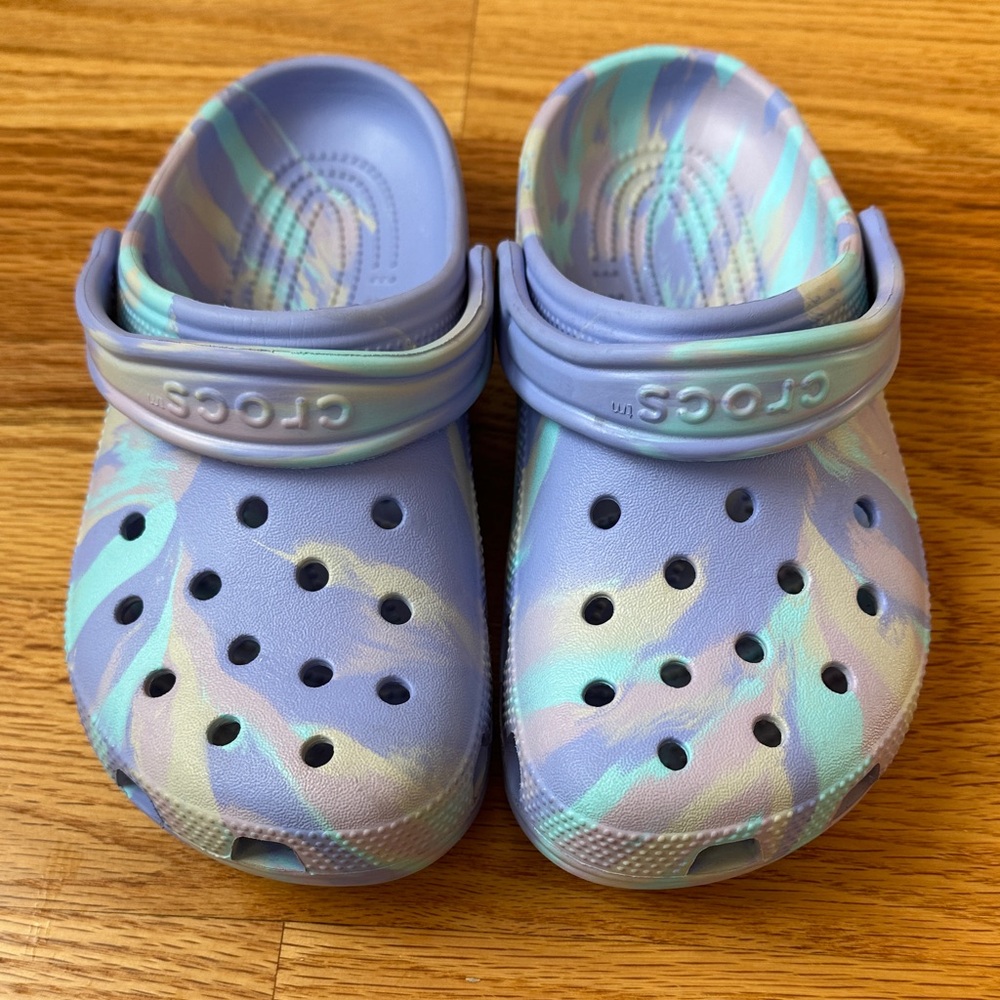 Size 3 kids classic purple marbled crocs like new